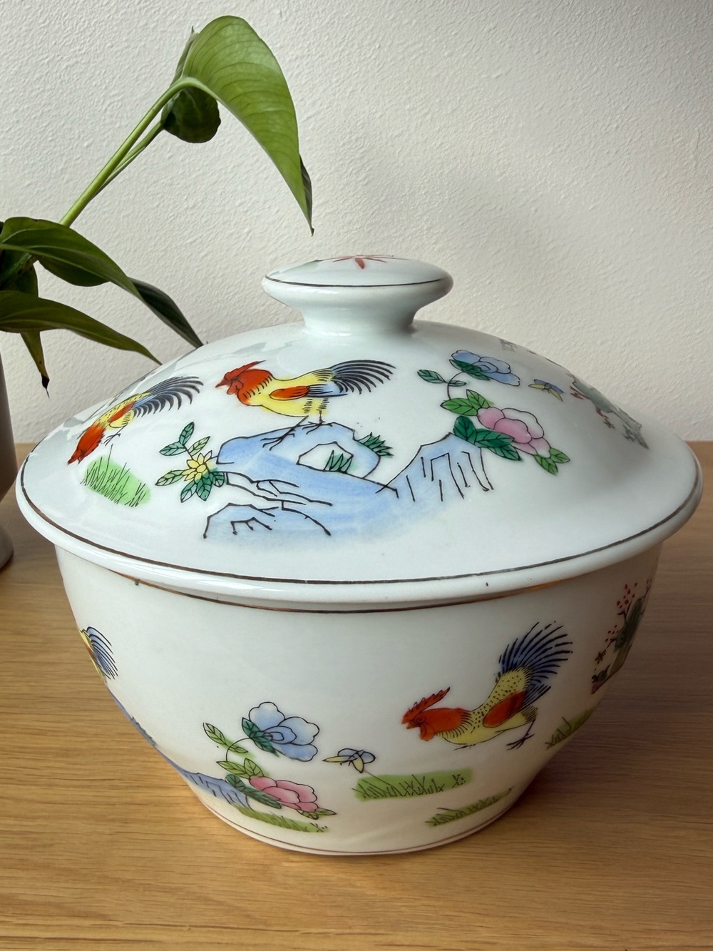 Vintage Chinese Porcelain Lidded Bowl Hand Painted Rooster & Peony Motif Ming Li - Picture 2 of 15